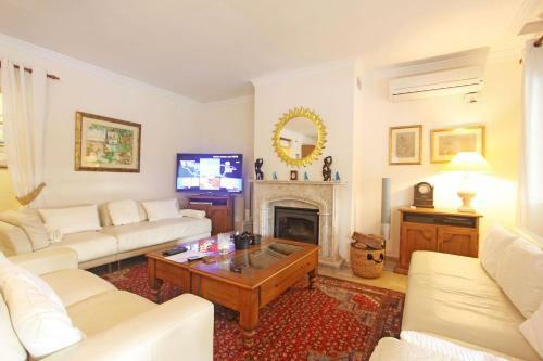 1106 Marbella Large Family Villa