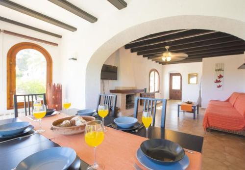 Urbanitzacio Montemar Villa Sleeps 8 Pool