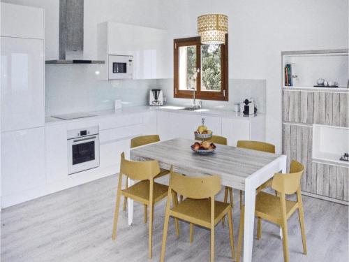 Three-bedroom Holiday Home In Galilea