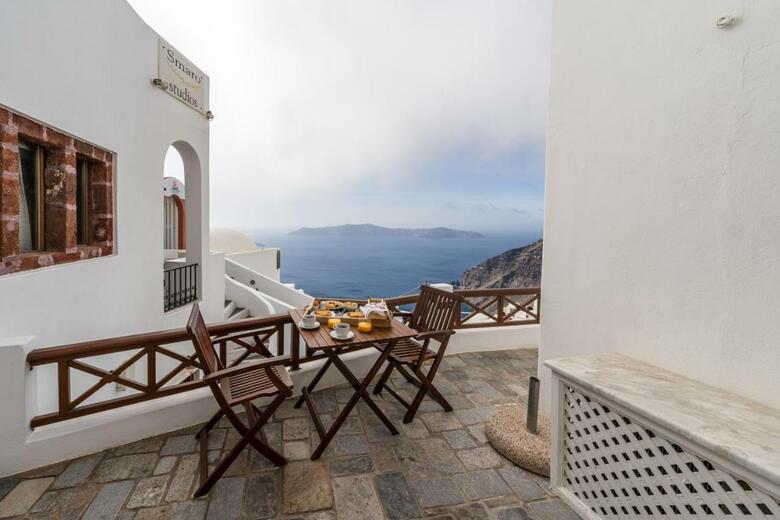 Hotel Smaro Studios