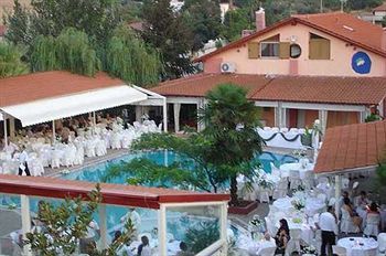 Four Seasons Hotel