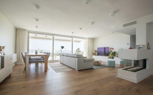 Luxurious Apartment In Front Of The Beach Gava Mar