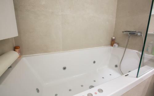 Luxurious Apartment In Front Of The Beach Gava Mar
