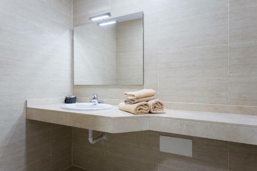 Royal Marina Bay Golf Apartment