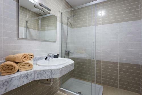 Royal Marina Bay Golf Apartment