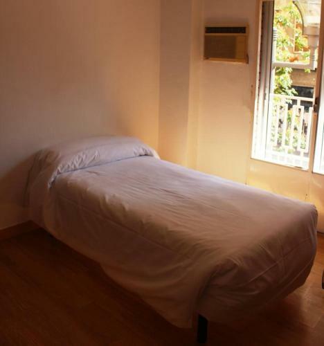 Hostal Intercentro B&B