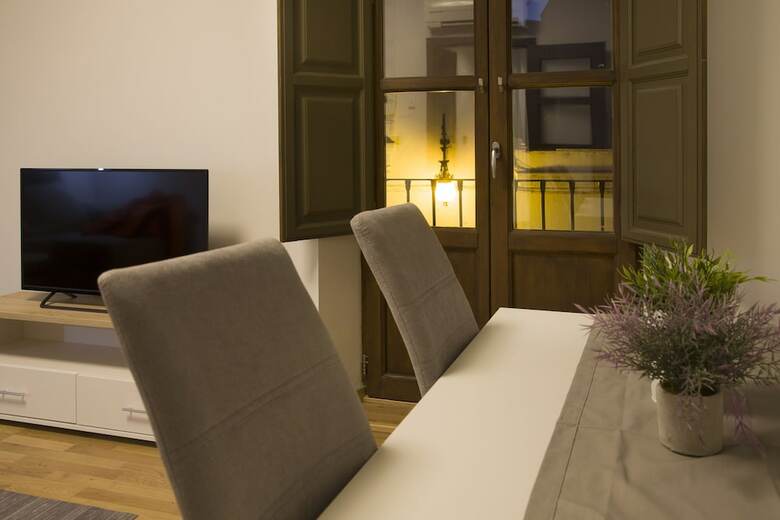 Apartamentos Escudo Del Carmen 19