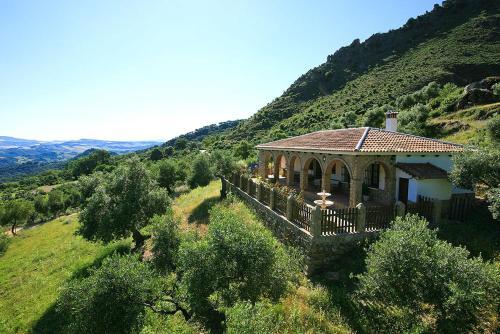 Grazalema Villa Sleeps 6 Air Con