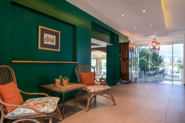 Hotel Sirocco