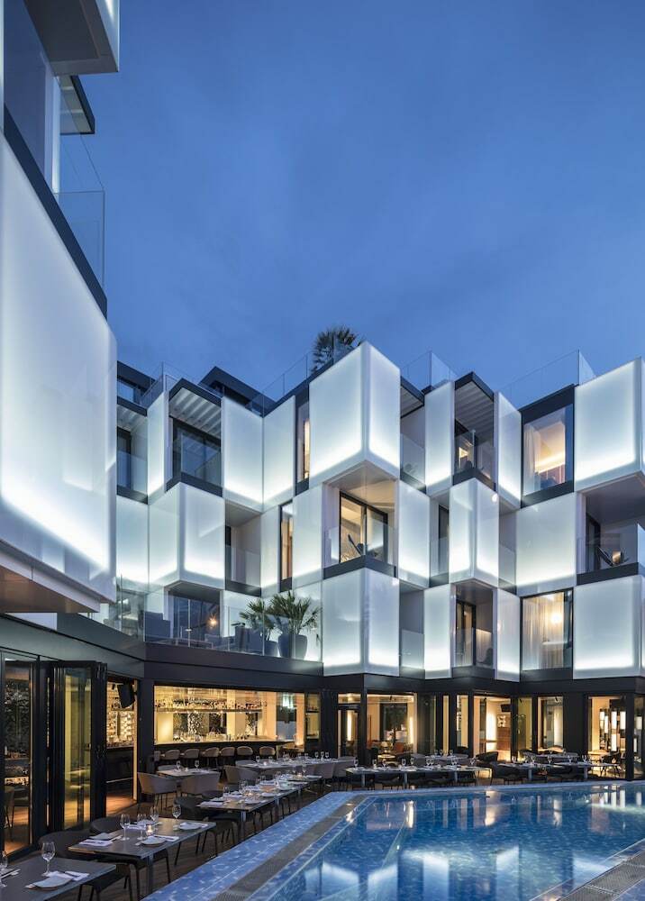 Sir Joan Hotel