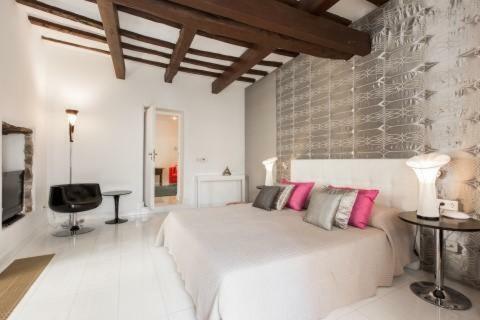 Ibiza Town Villa Sleeps 10 Pool
