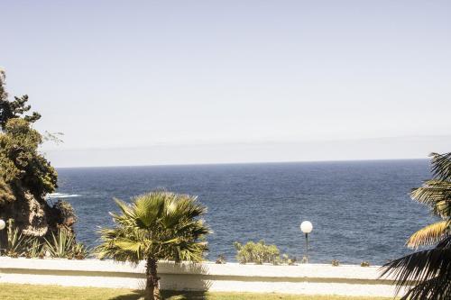 Views Waves Apartments