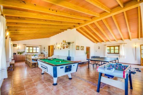 Inca Villa Sleeps 9 Pool Air Con Wifi