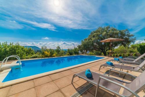 Inca Villa Sleeps 8 Pool Air Con Wifi