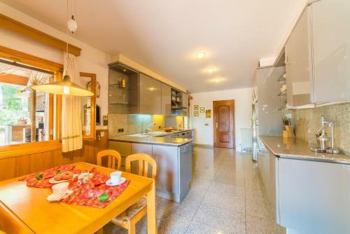 Inca Villa Sleeps 8 Pool Air Con Wifi