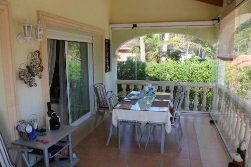 Chalet Con Piscina Para 6 - Turistika