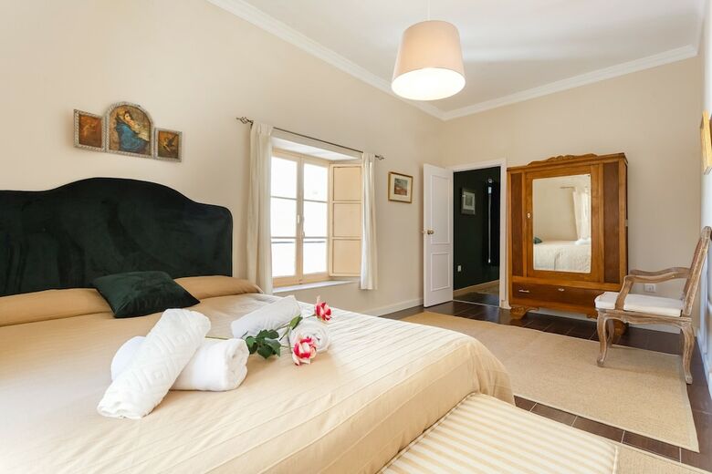 Suite Cathedral Surthy Apartments