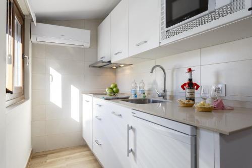Arenal Studio City Center Surthy Apartments
