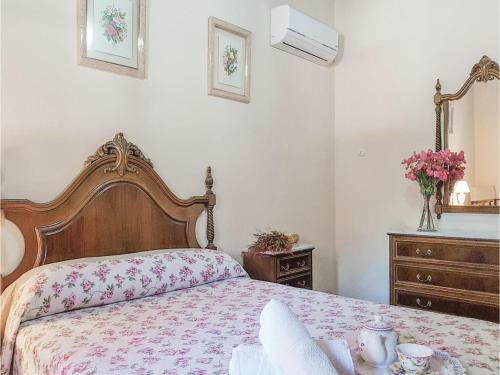 Five-bedroom Holiday Home In Jimena De La Frontera