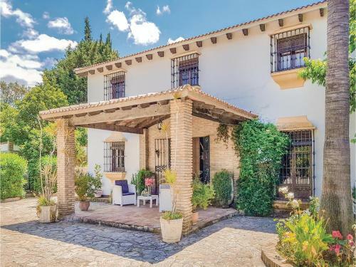 Five-bedroom Holiday Home In Jimena De La Frontera