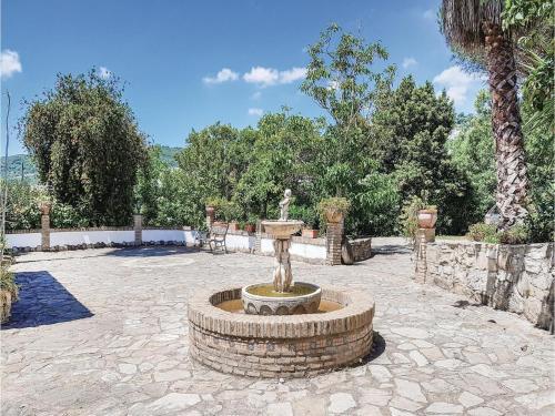 Five-bedroom Holiday Home In Jimena De La Frontera