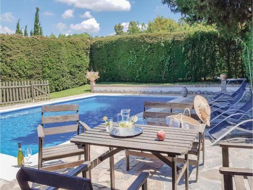 Five-bedroom Holiday Home In Jimena De La Frontera