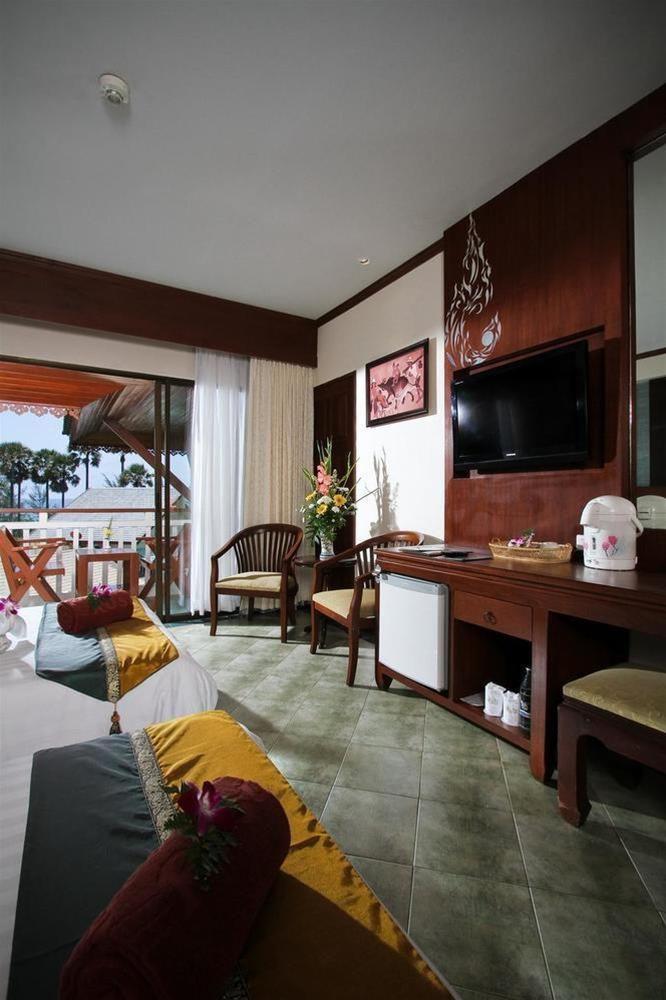 Hotel Baan Karonburi