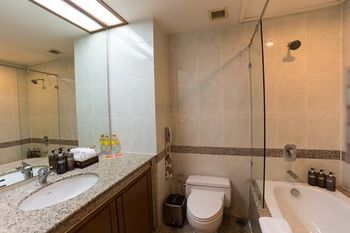Hotel Bandara Suites Silom Bangkok