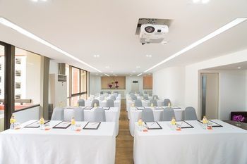 Hotel Bandara Suites Silom Bangkok
