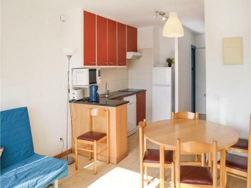 Three-bedroom Apartment In L'estartit