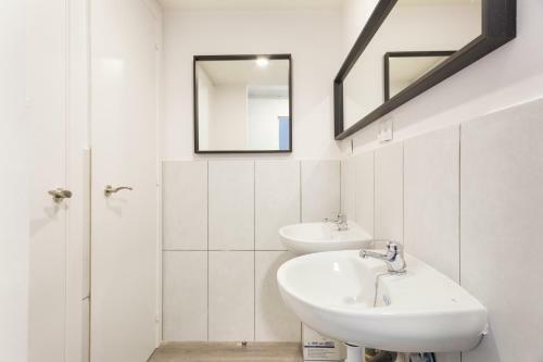 Albergue Casa Barcelo Camp Nou Barcelona