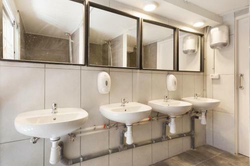 Albergue Casa Barcelo Camp Nou Barcelona