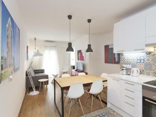 Fira Vintage Apartment