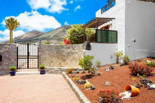 La Asomada Villa Sleeps 8 Pool Wifi