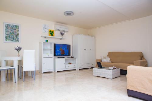 Luxury Apartment In La Caleta