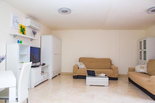 Luxury Apartment In La Caleta