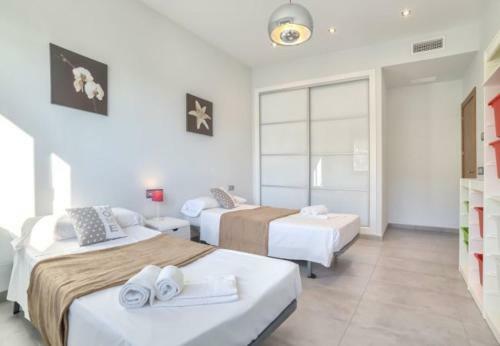 La Canuta Villa Sleeps 10 Pool