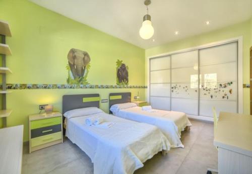 La Canuta Villa Sleeps 10 Pool