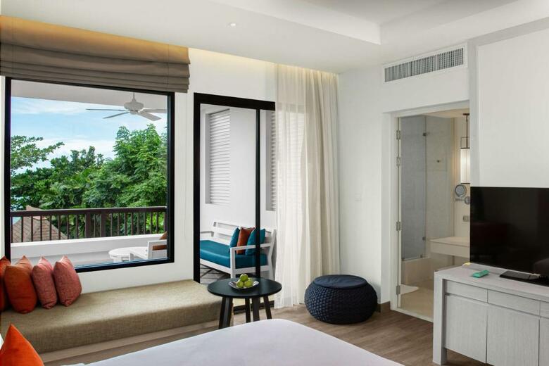 Hotel Crown Lanta Resort And Spa