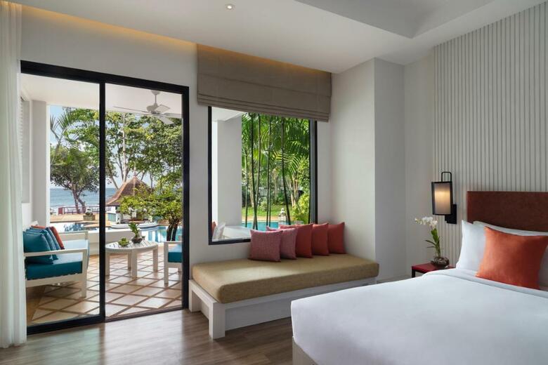 Hotel Crown Lanta Resort And Spa