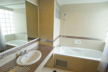 Hotel Diamond City Place