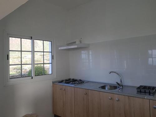Sea And Mountain Views Apartments