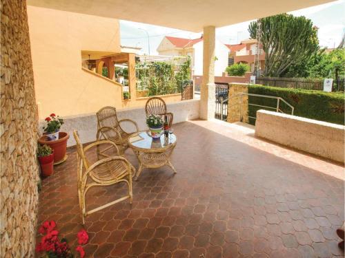 Four-bedroom Holiday Home In Torre De La Horadada