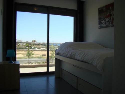 Top Floor Apartment By The Sea