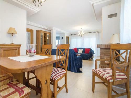 Four-bedroom Holiday Home In La Nucia
