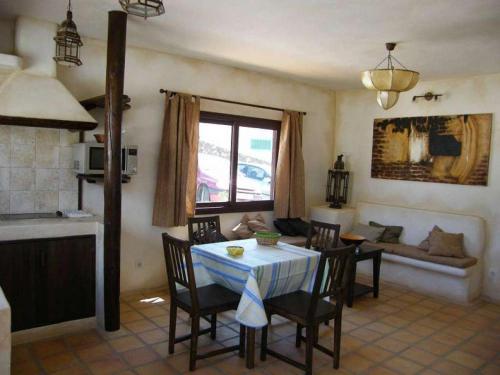 Las Brenas Villa Sleeps 2 Pool Wifi T691365