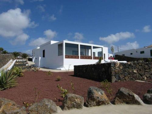Las Brenas Villa Sleeps 2 Pool Wifi T691365