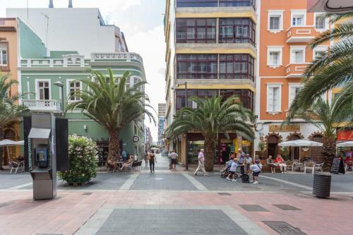 Central Apartment Near Beach And Port