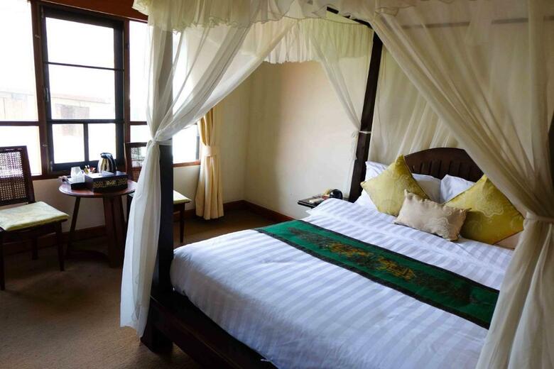 Hotel Karinthip Village