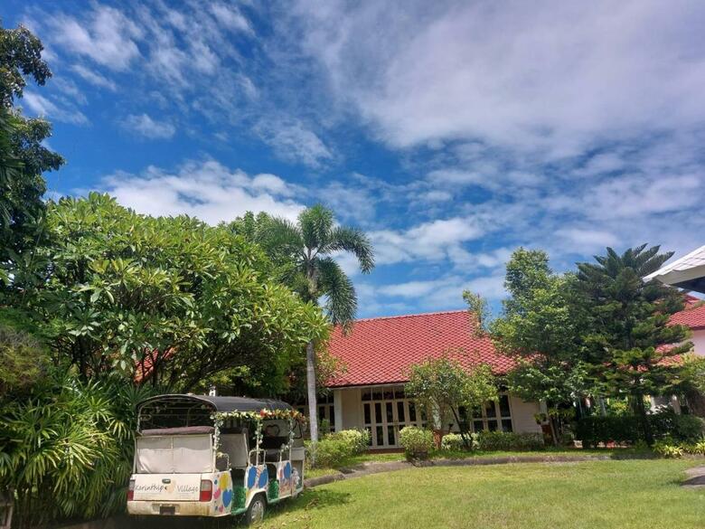 Hotel Karinthip Village